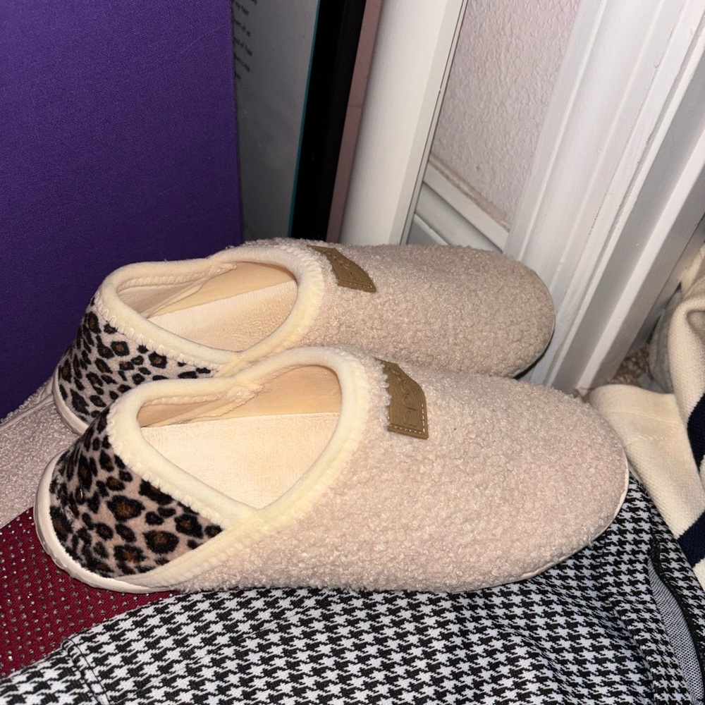 Cozy Cream Slippers with Leopard Accent